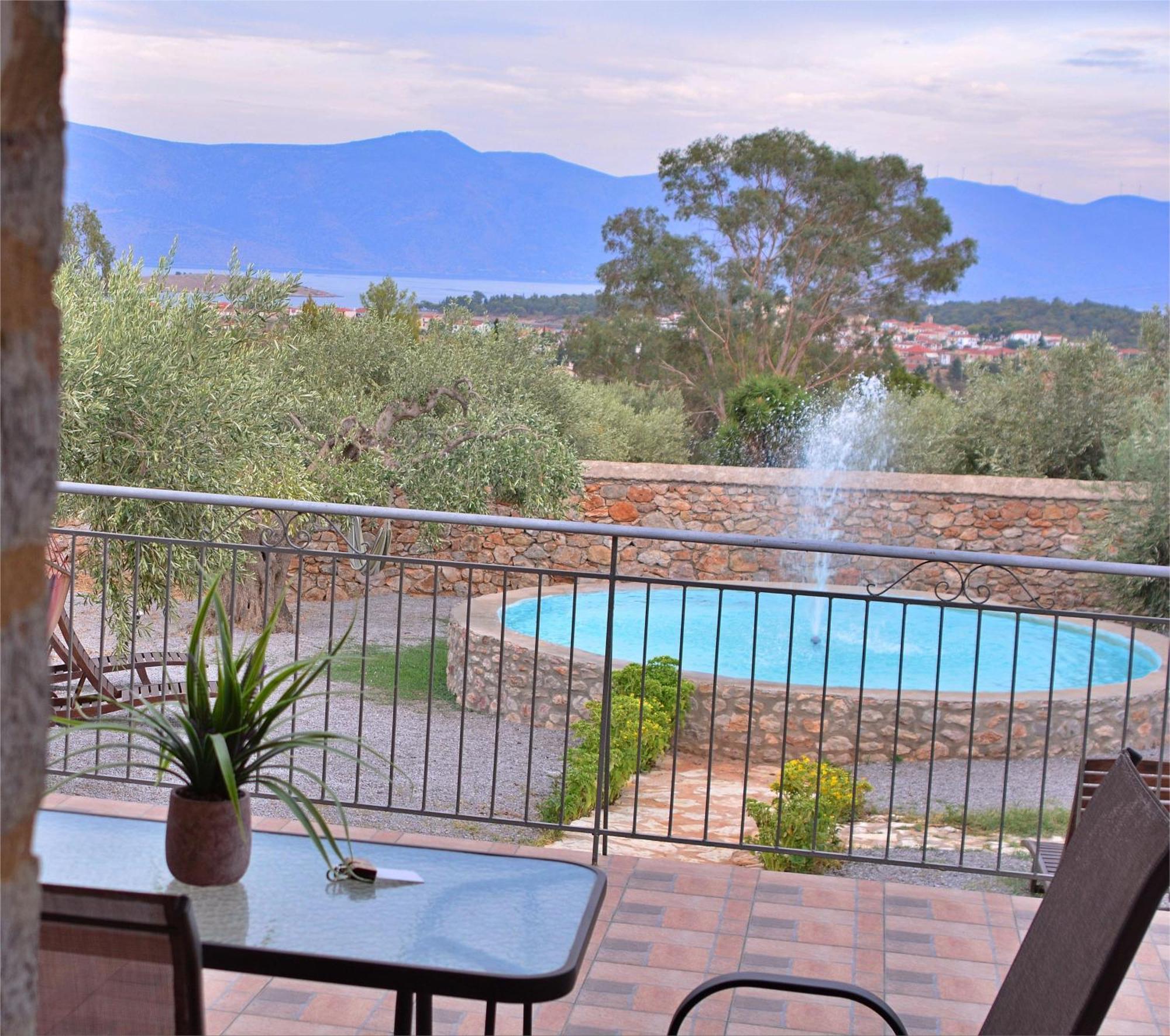 Villa In The Olive Trees Galaxidi ภายนอก รูปภาพ